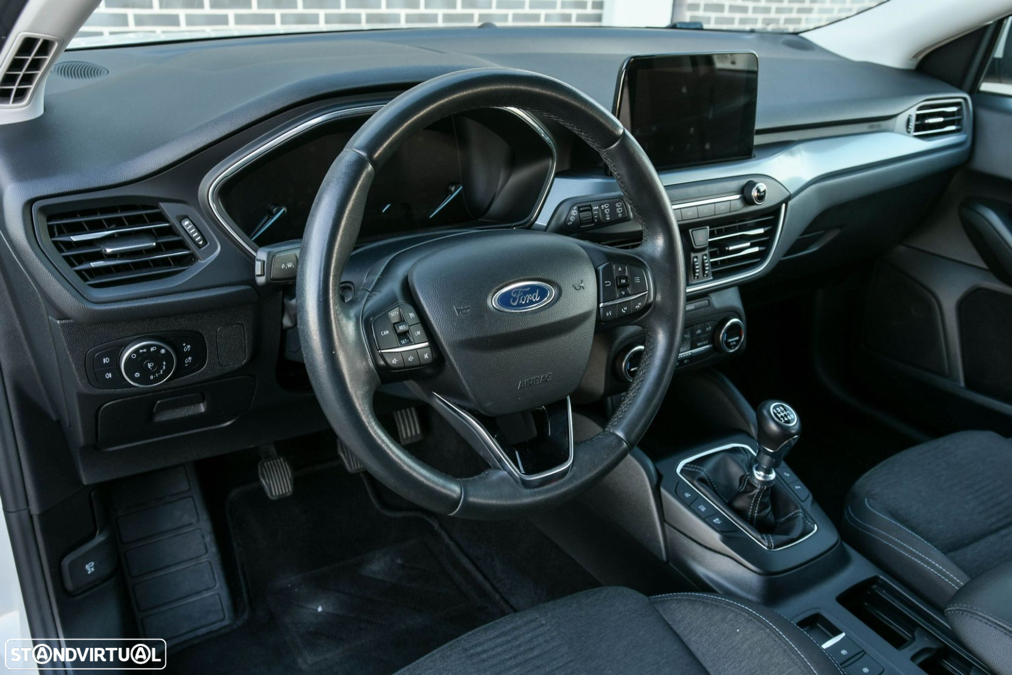 Ford Focus 1.0 EcoBoost Active X - 17