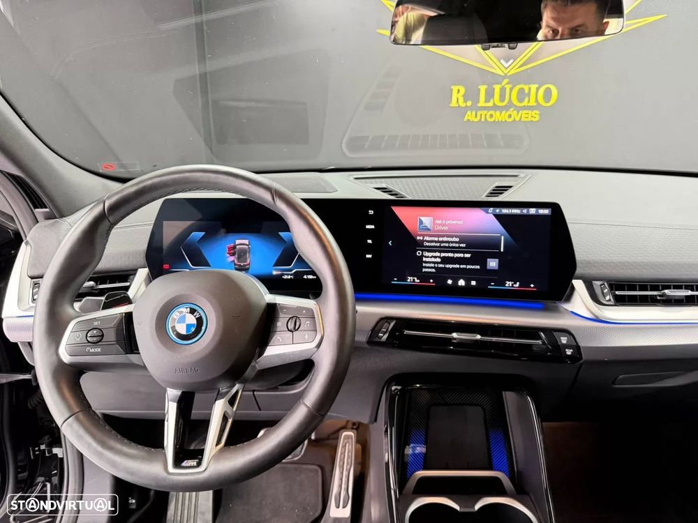 BMW iX2 eDrive20 Pack Desportivo M - 22