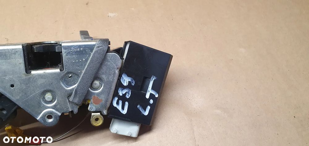 Zamek prawy przód BMW 5 E39 Europa 8352165 - 9