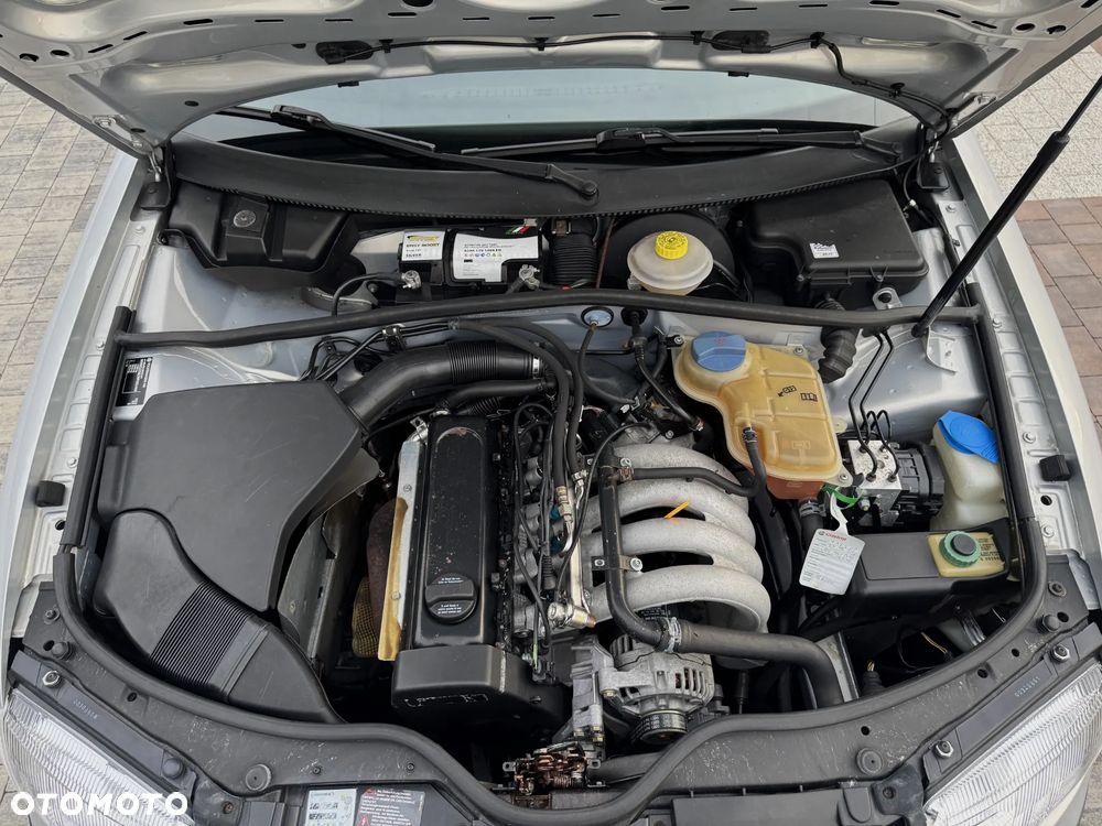 Volkswagen Passat 1.6 GL - 16