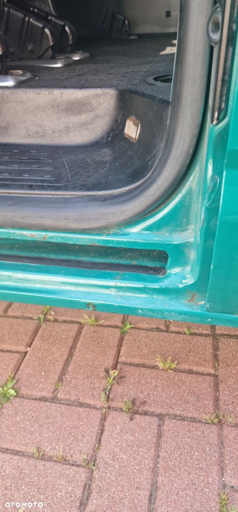 Volkswagen Caravelle - 23