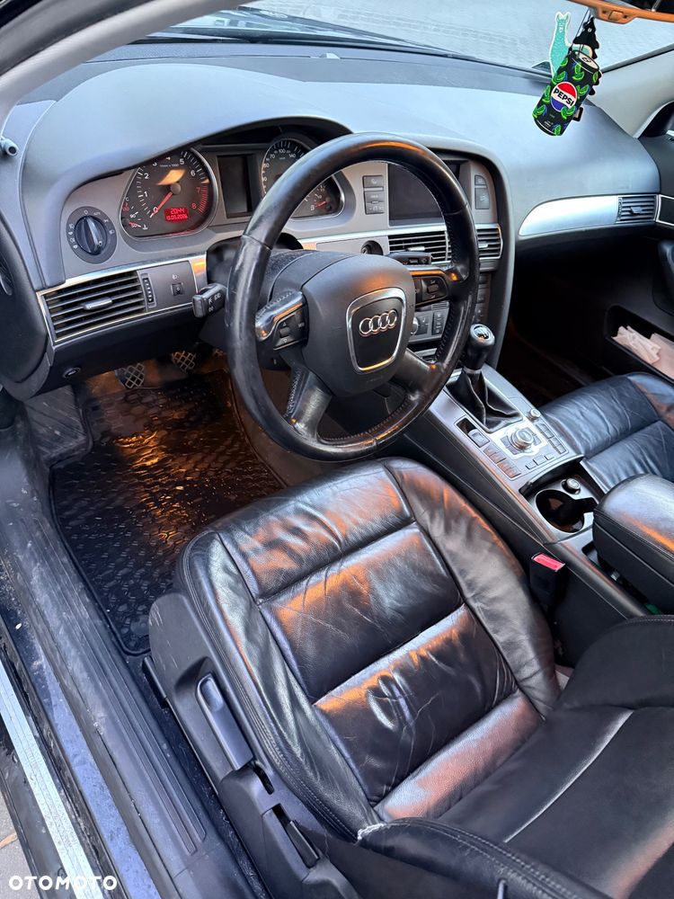 Audi A6 Avant 2.4 - 7