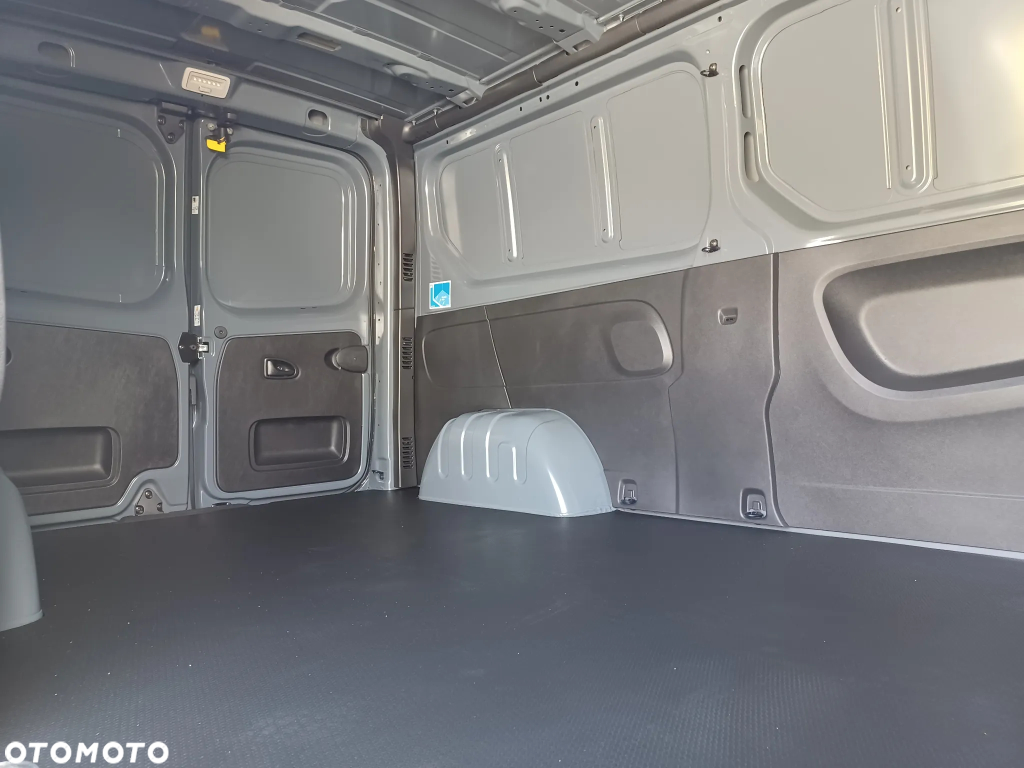 Renault TRAFIC Furgon EXTRA L2H1 HD 2.0 Energy dCi 150 - 4