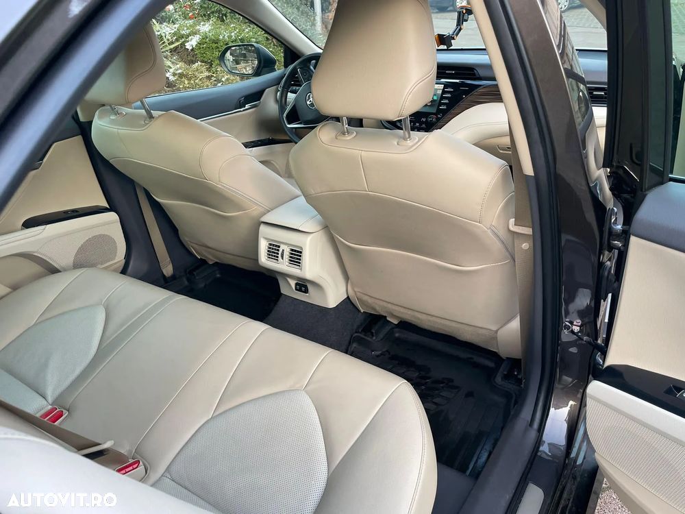 Toyota Camry 2.5 Hybrid Exclusive - 14