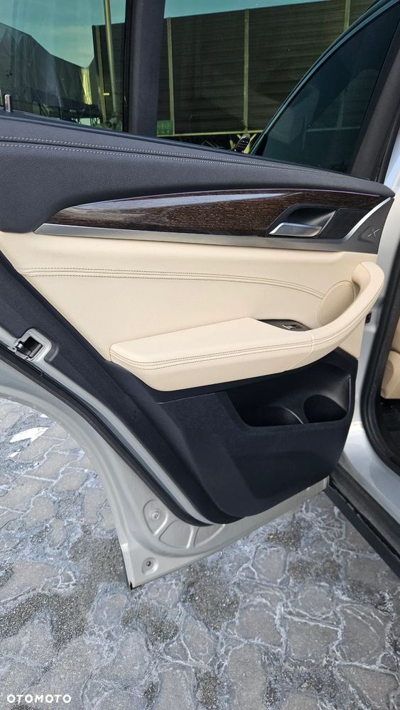 BMW X3 xDrive30i Luxury Line - 33