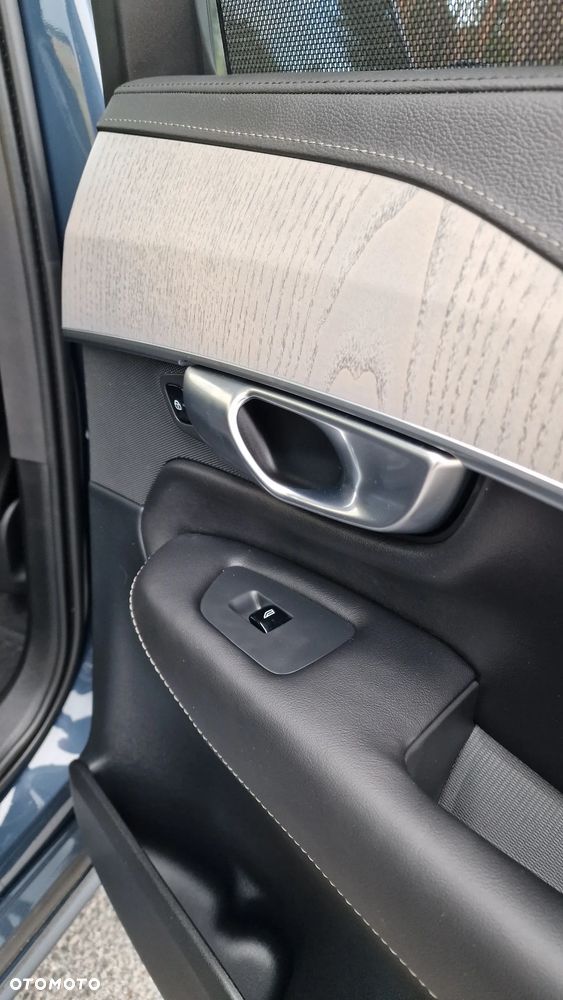 Volvo XC 90 - 9