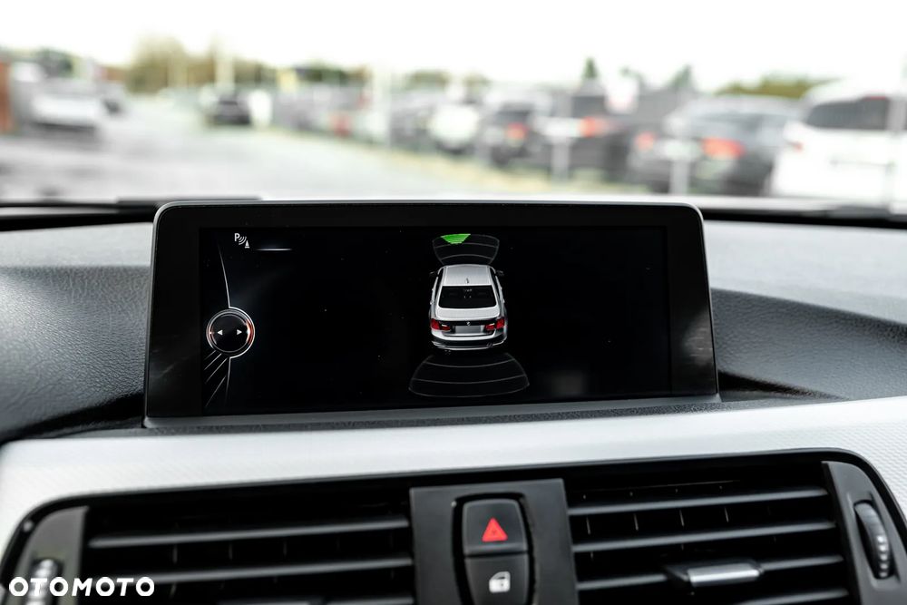 BMW Seria 3 320d xDrive M Sport - 33