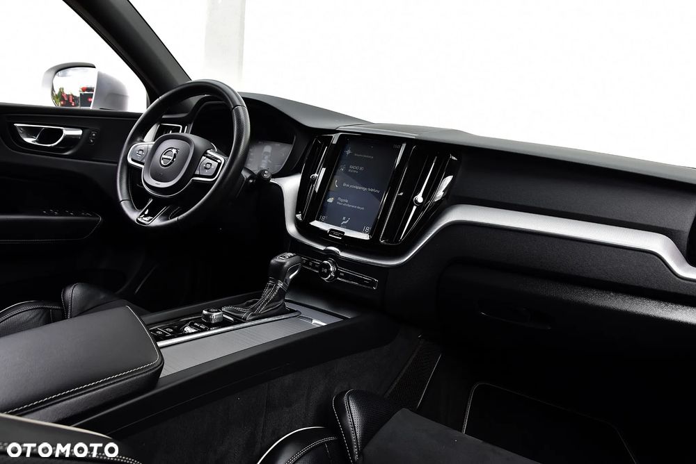 Volvo XC 60 D4 R-Design - 25