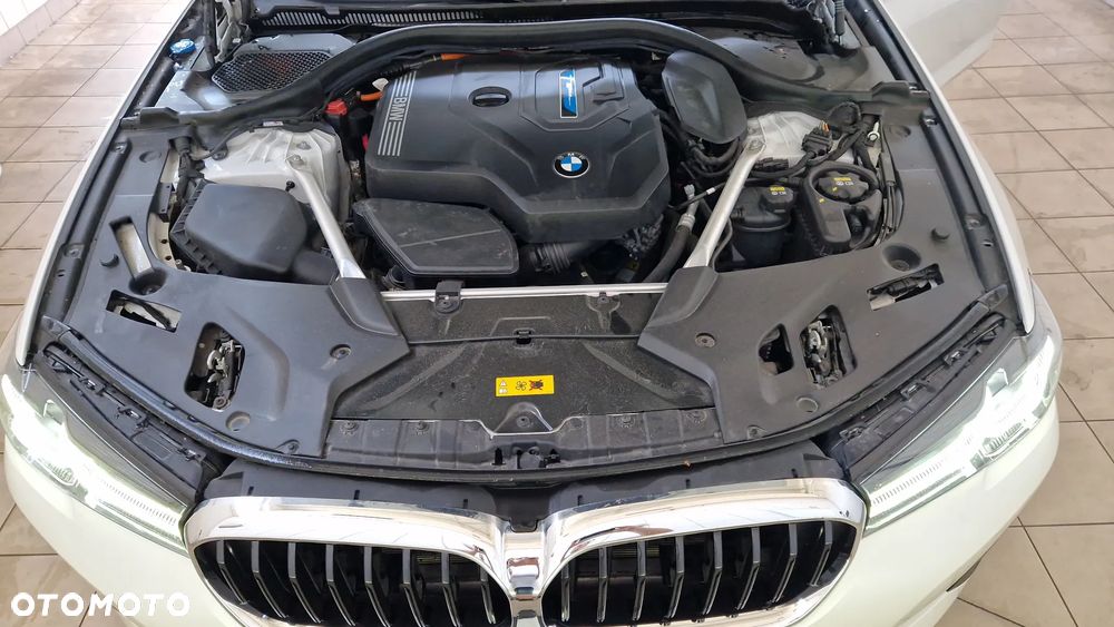 BMW Seria 5 530e xDrive M Sport Edition - 24