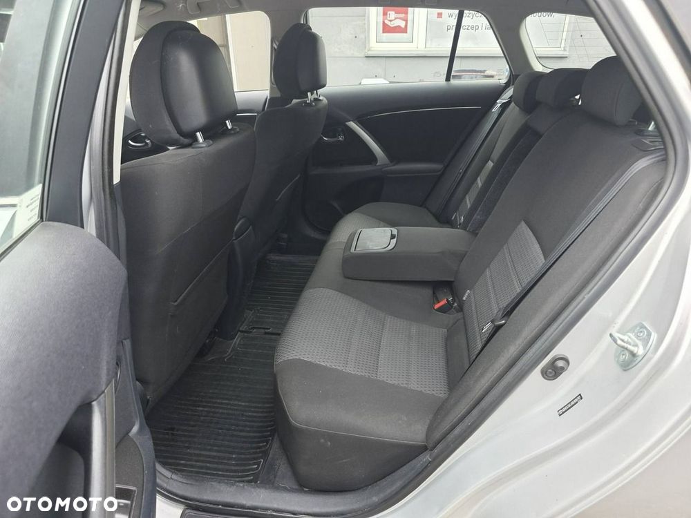 Toyota Avensis 2.0 Premium EU5 - 24