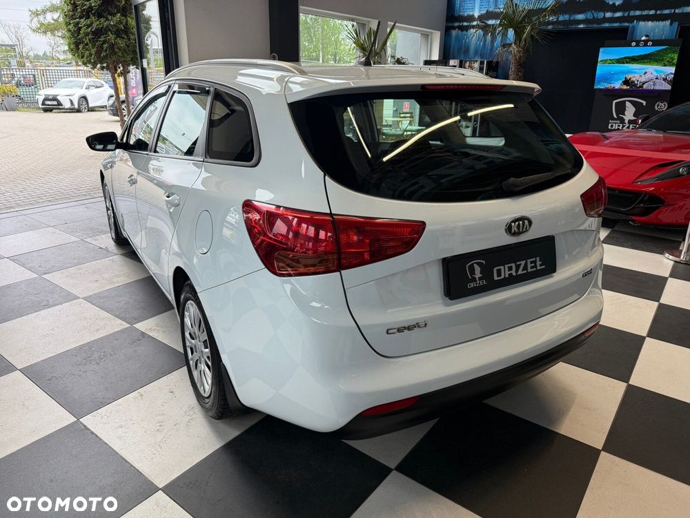 Kia Ceed - 7