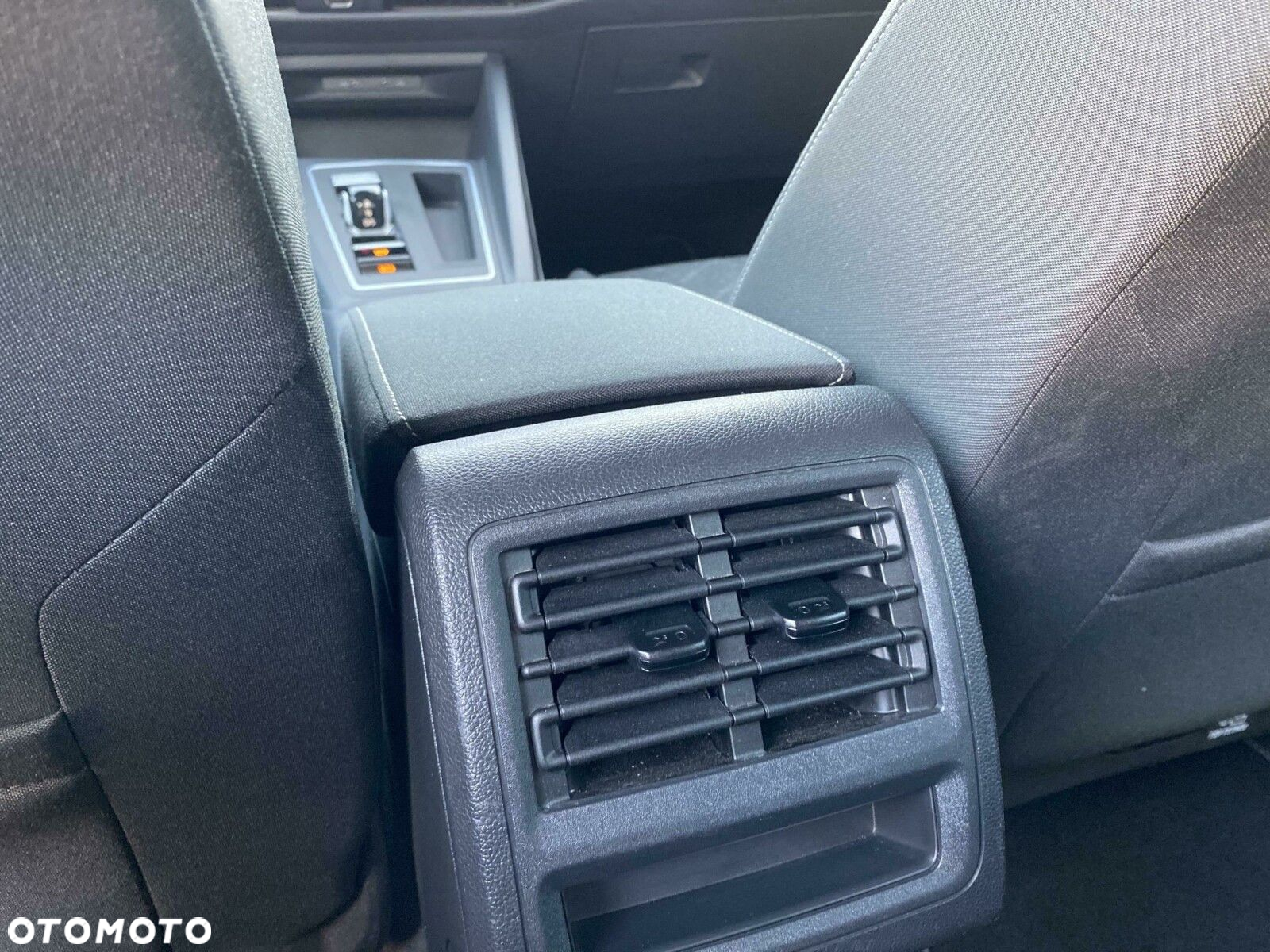 Volkswagen Golf - 16