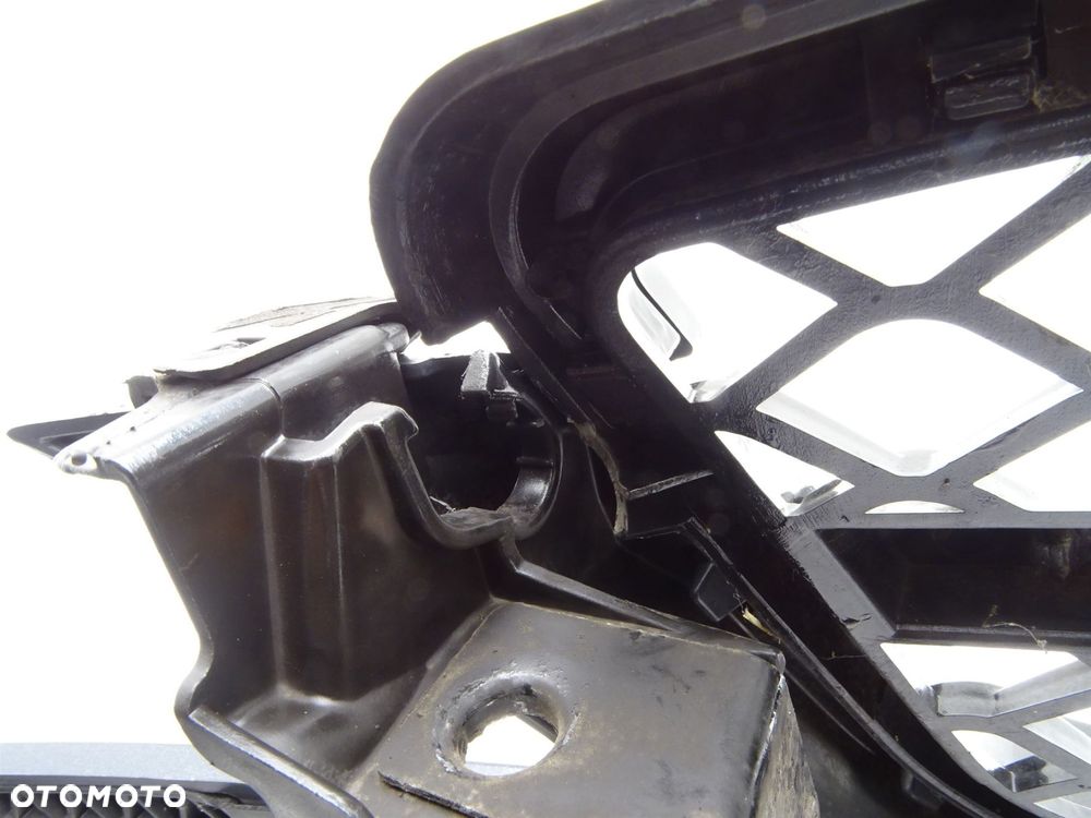 Zderzak przód pdc atrapa grill 183 a2048805547 mercedes c180 w204 lift - 15