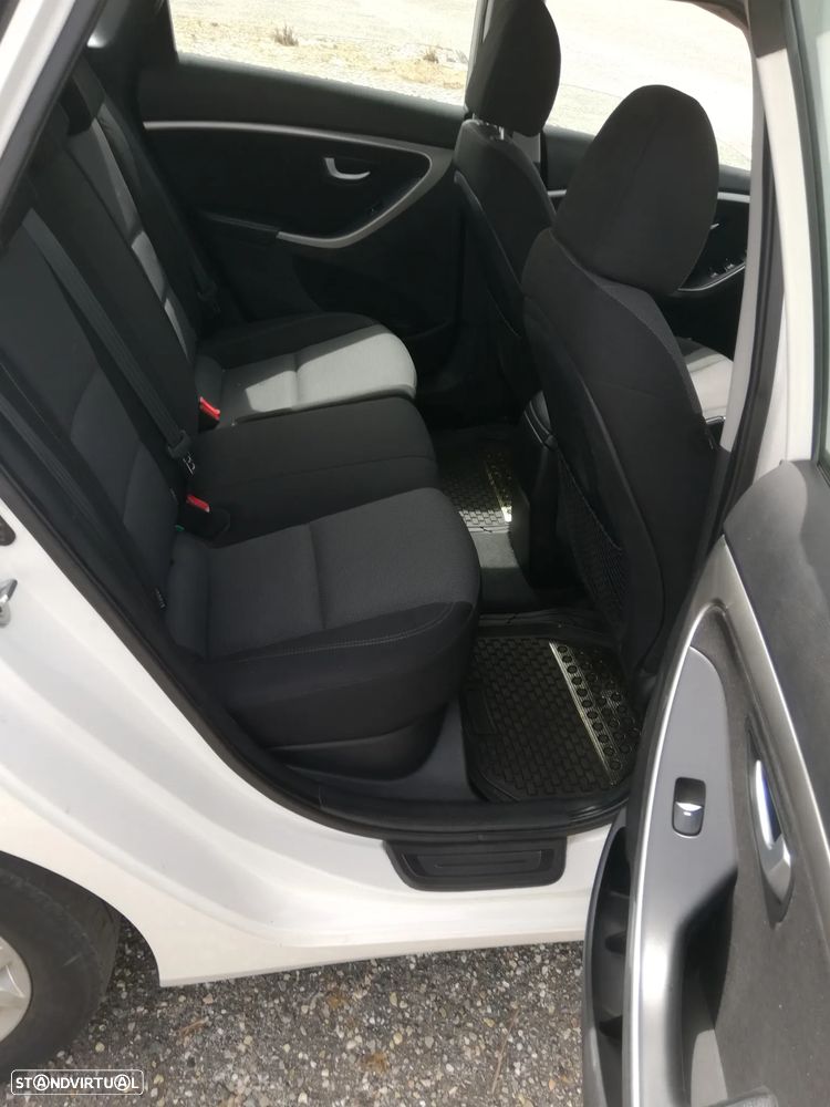 Hyundai i30 CW 1.6 CRDi STyle - 7