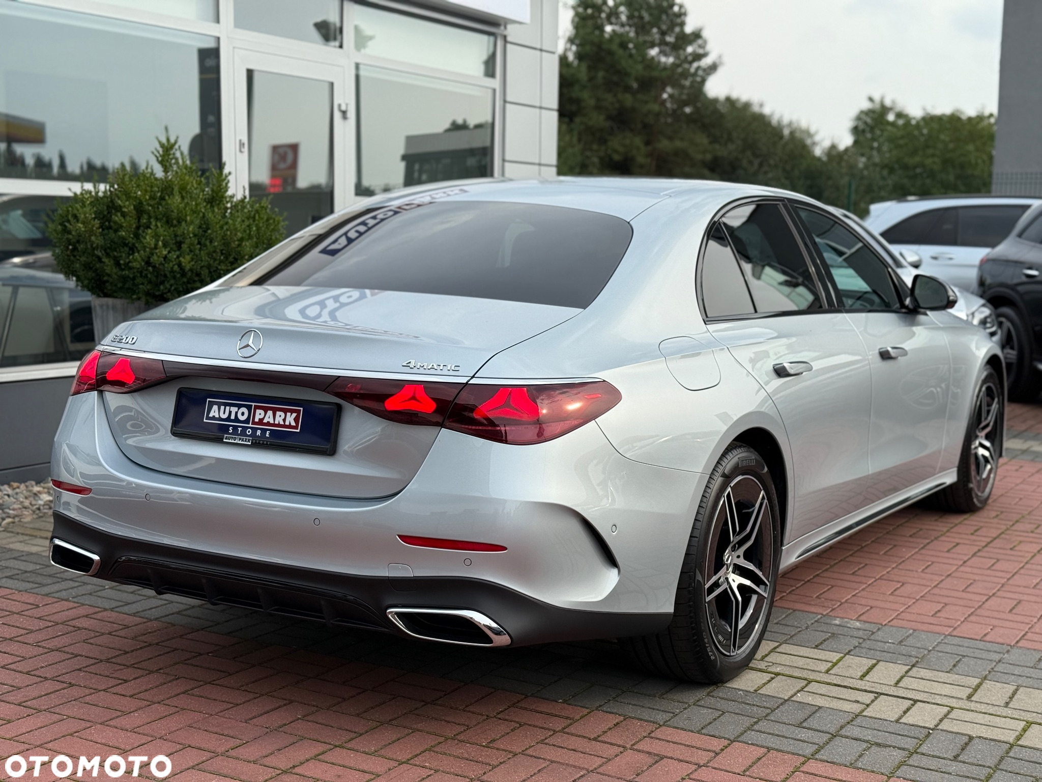 Mercedes-Benz Klasa E 200 mHEV 4-Matic AMG 9G-Tronic - 2