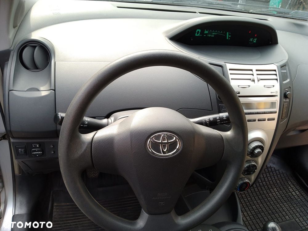 Toyota Yaris 1.0 Terra A/C - 8