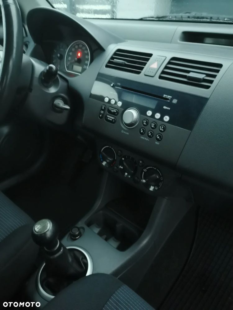 Suzuki Swift 1.3 GS / Premium 4WD - 11