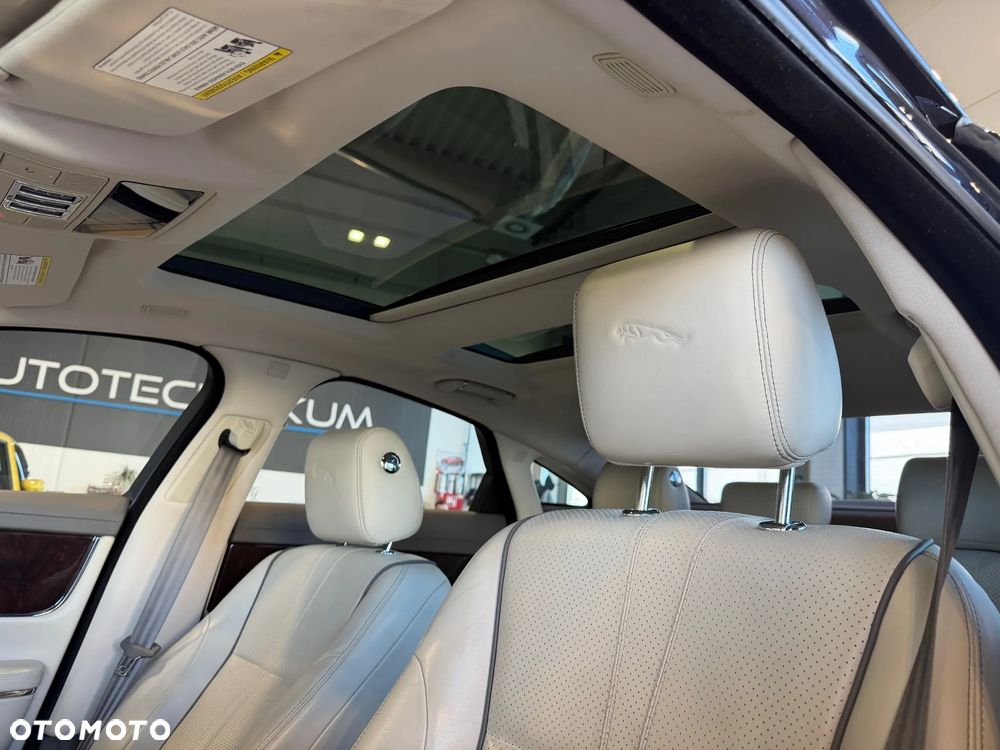 Jaguar XJ 3.0 V6 Kompressor AWD R-Sport - 15