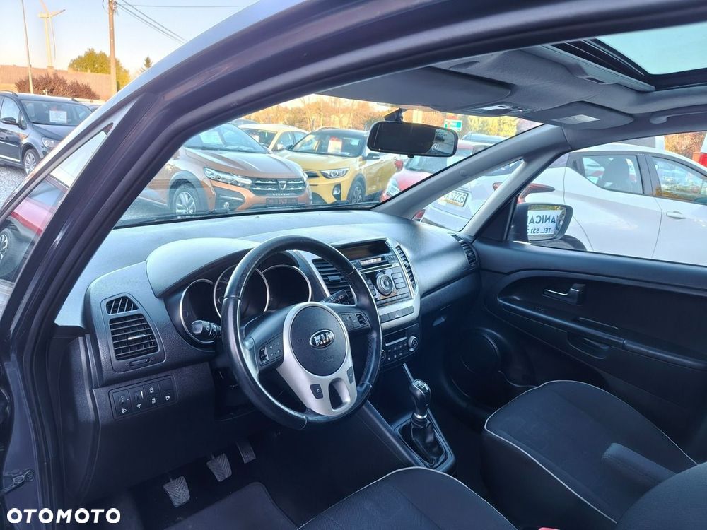 Kia Venga - 9