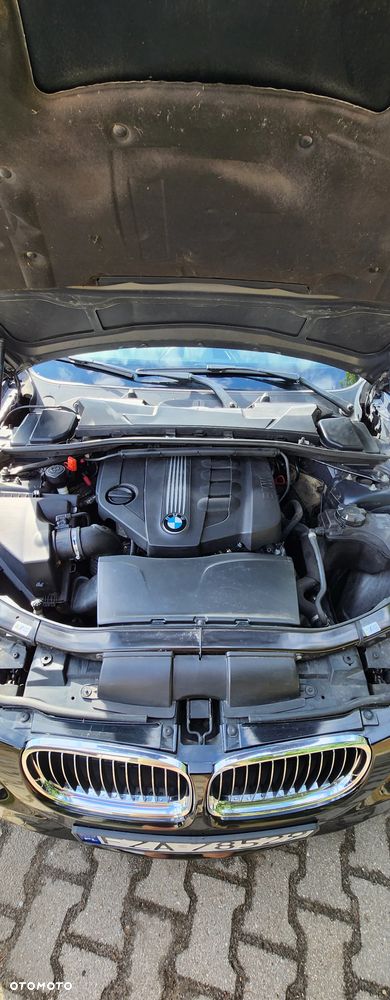 BMW 3 Series 2011 photo 3