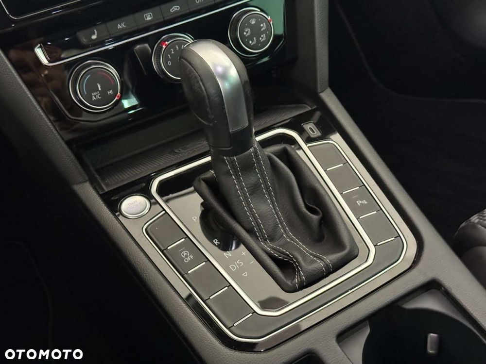 Volkswagen Passat - 30