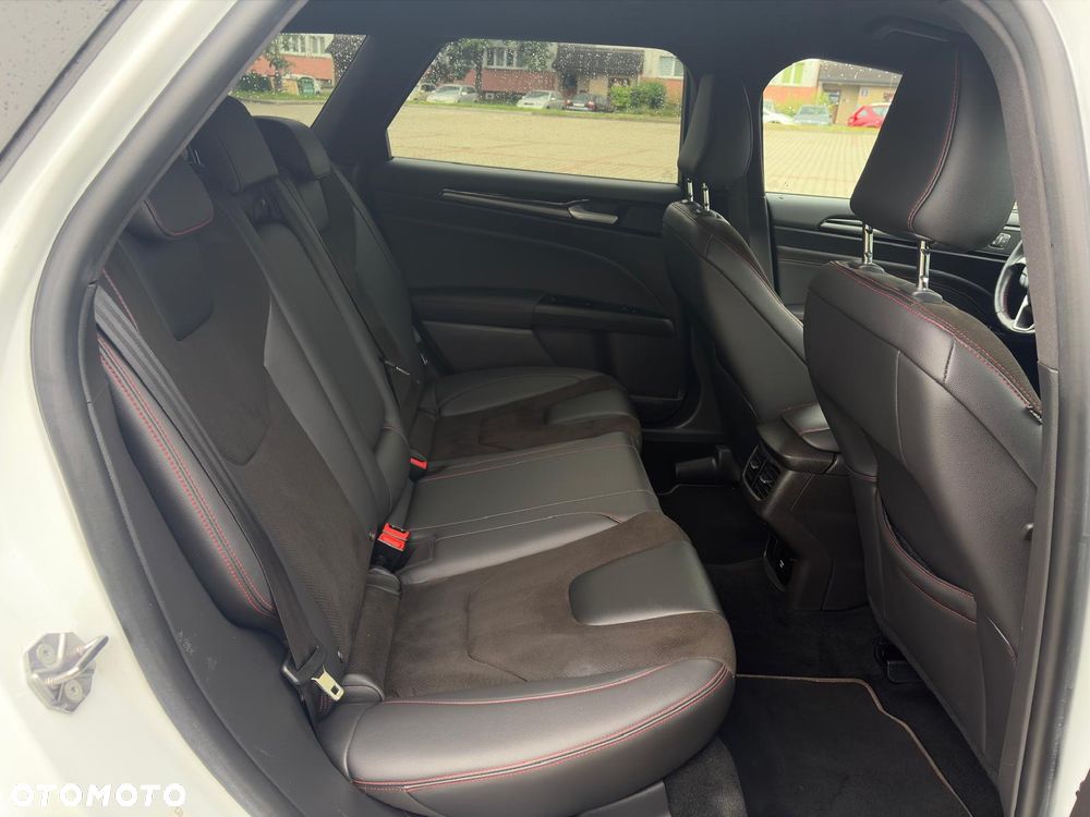 Ford Mondeo SW 2.0 Hybrid Vignale Plus - 21