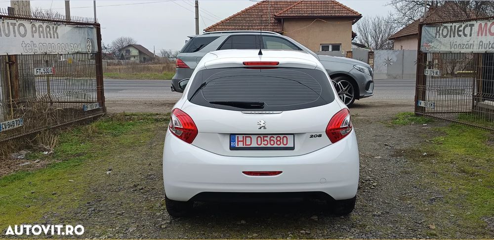 Peugeot 208 e-HDi 92 Stop&Start Style - 33