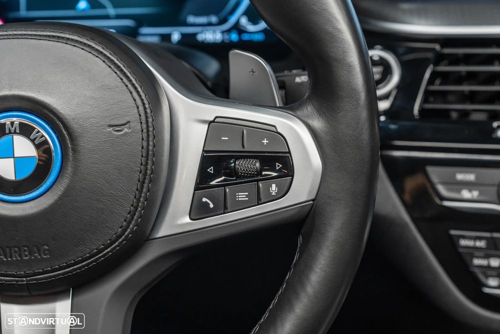 BMW 530 e Pack Desportivo M - 12