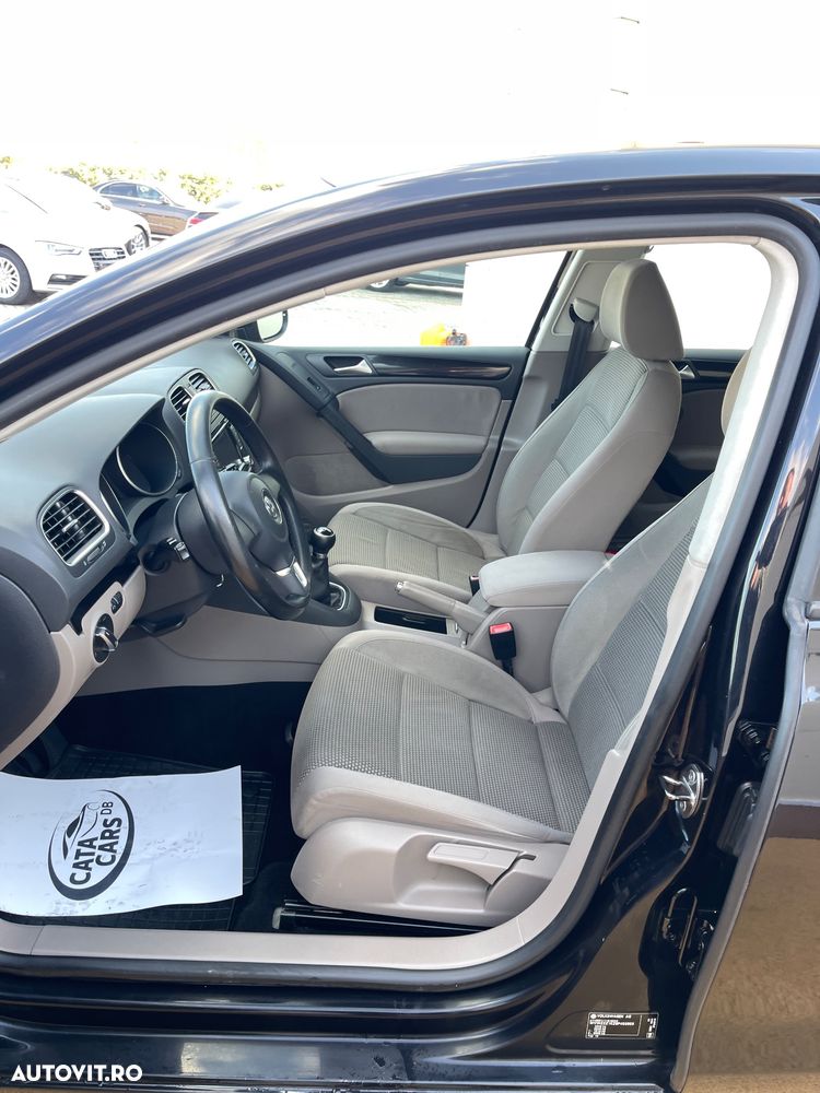 Volkswagen Golf - 32