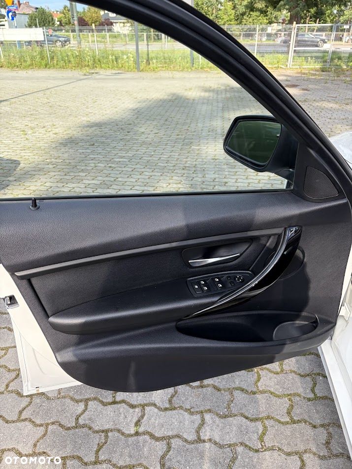 BMW Seria 3 - 21