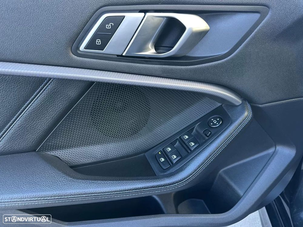 BMW 116 d Pack Desportivo M Auto - 19
