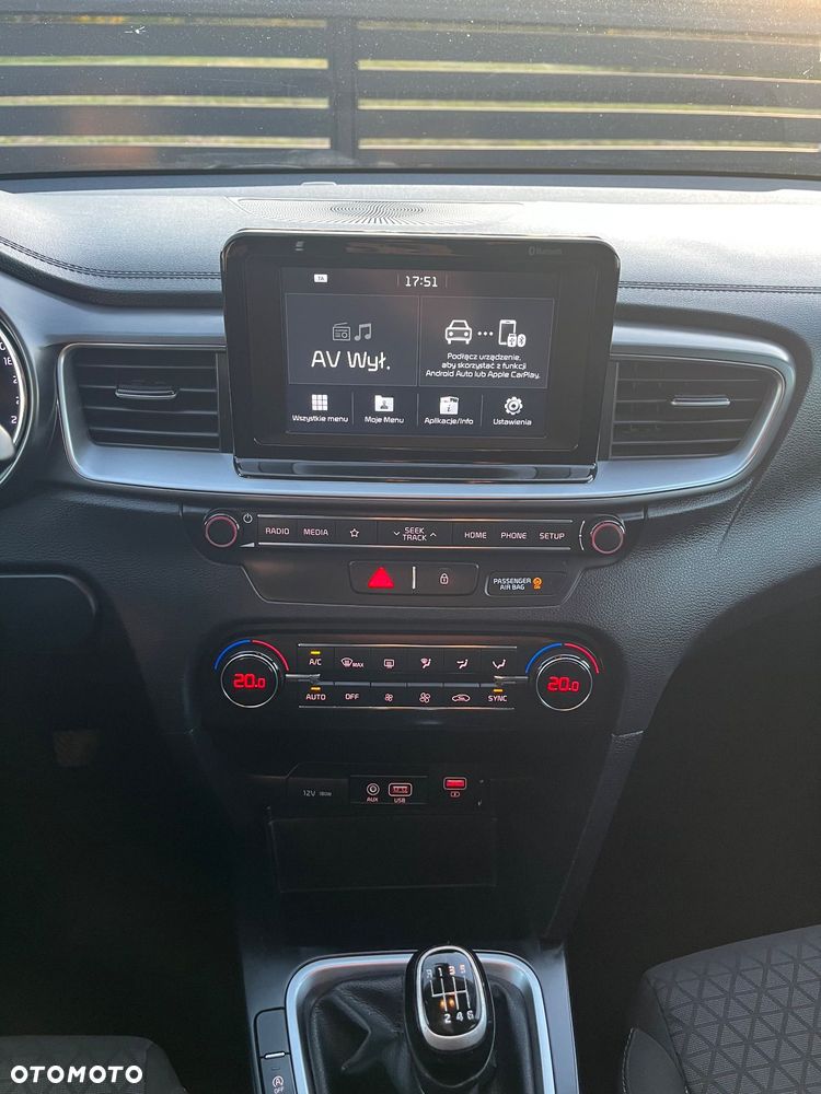 Kia Ceed - 28