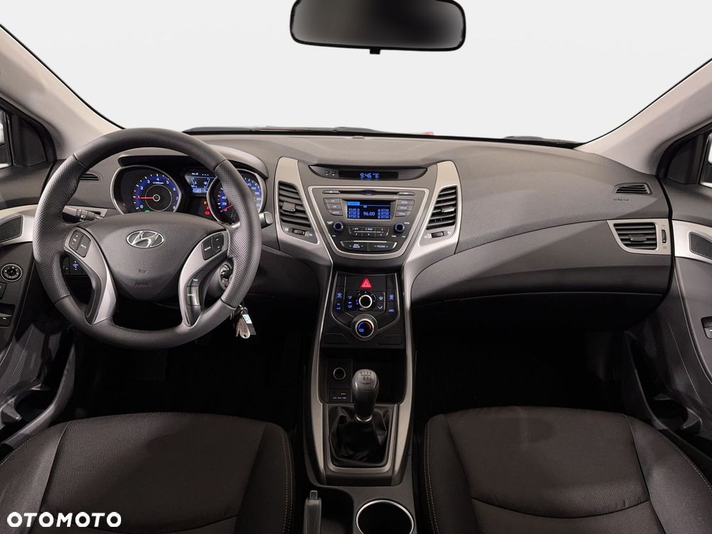 Hyundai Elantra - 15