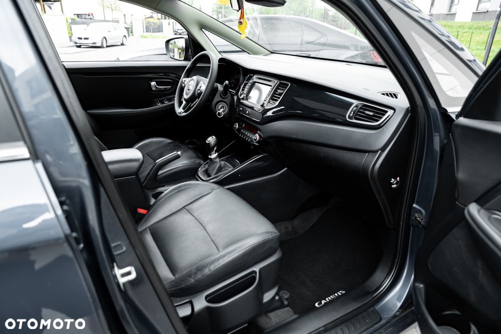 Kia Carens 1.7 CRDi 141 ISG Vision - 23