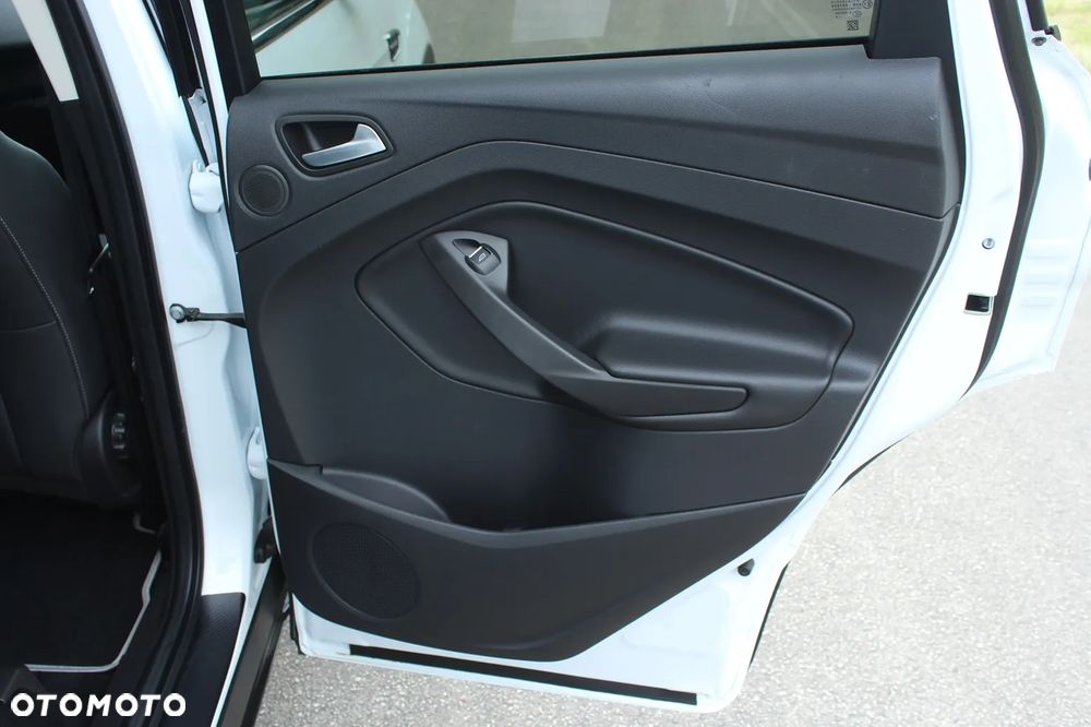 Ford Kuga 2.0 TDCi 4x2 Titanium - 35