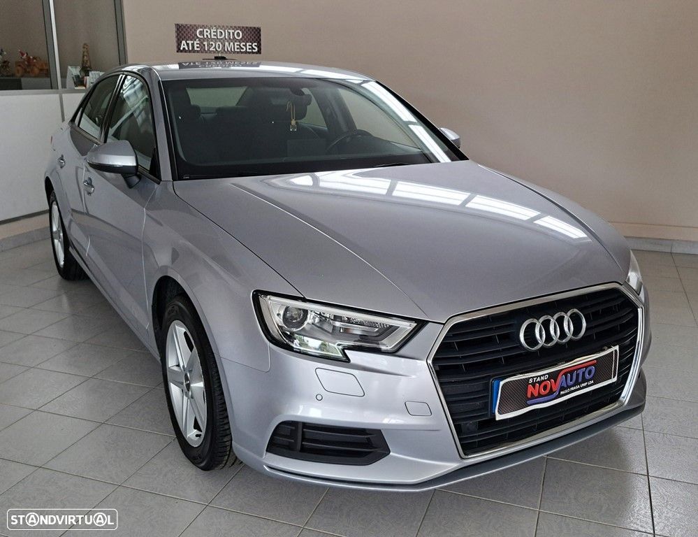 Audi A3 Limousine 30 TFSI Design S tronic - 1