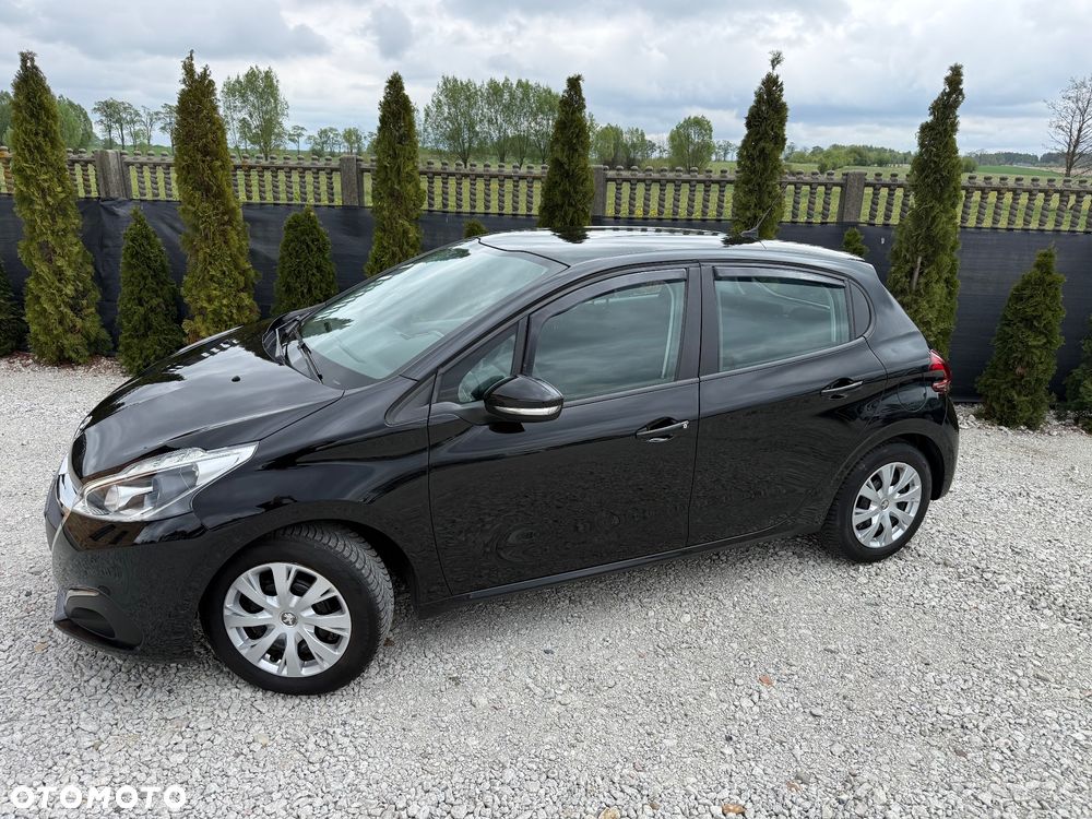 Peugeot 208 - 5