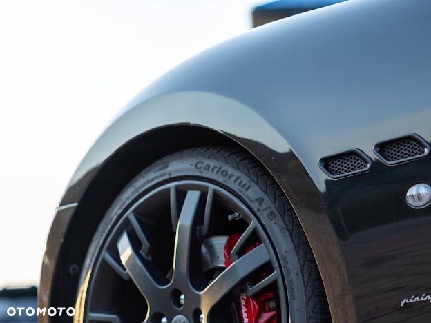 Maserati GranTurismo S Automatik - 18