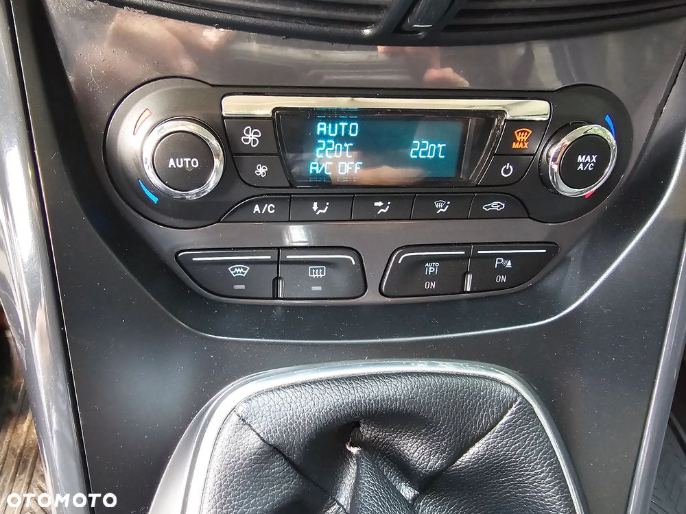 Ford Kuga - 11