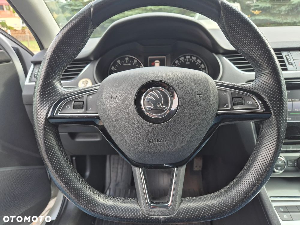 Skoda Octavia 1.4 TSI Elegance DSG - 28