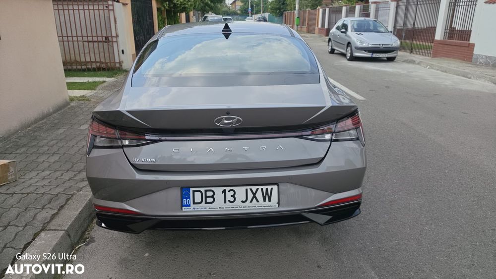 Hyundai Elantra 1.6 l 123 CP CVT Highway - 2