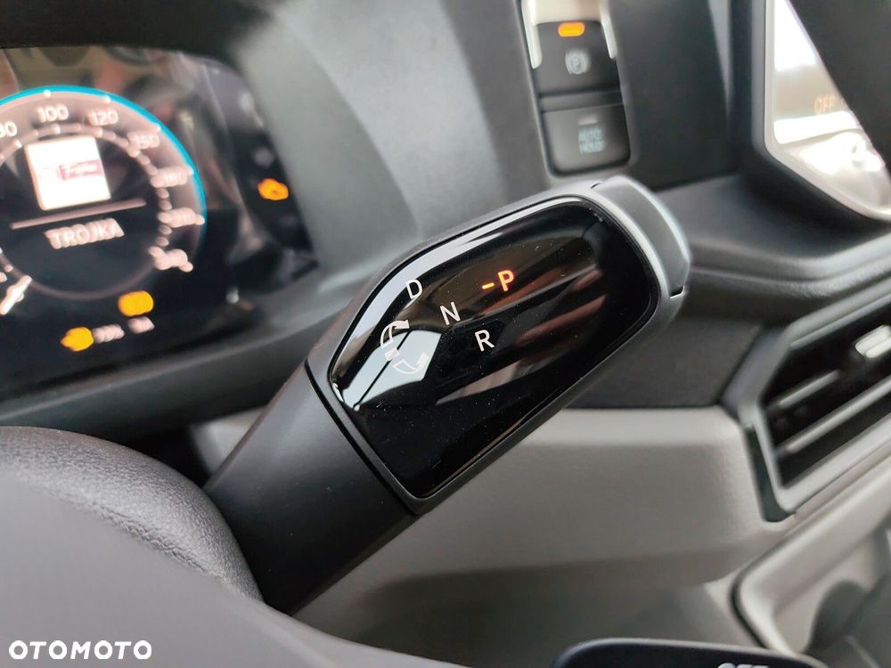 Volkswagen Crafter 35 furgon 177km Automat 3640 - 24