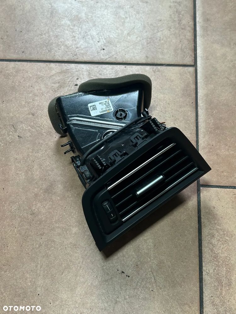 BMW F10 F11 KRATKA NAWIEWU WLOTU POWIETRZA LEWA 9166889 - 1