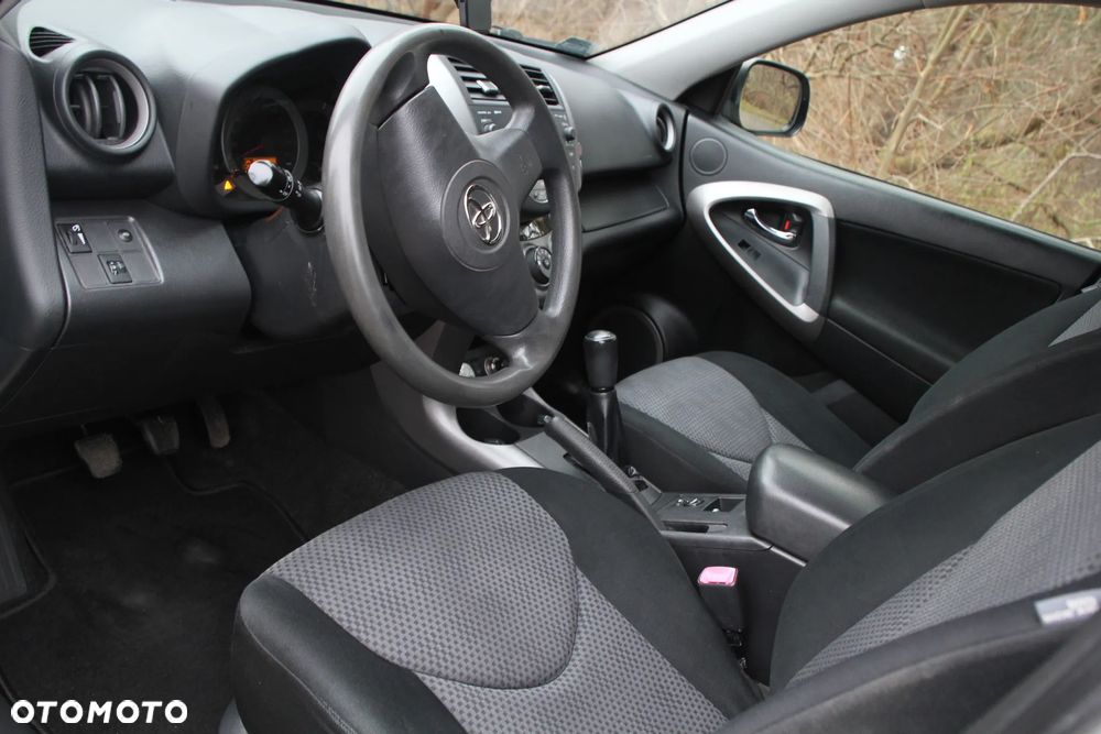 Toyota RAV4 2.0 VVT-i Luna - 13