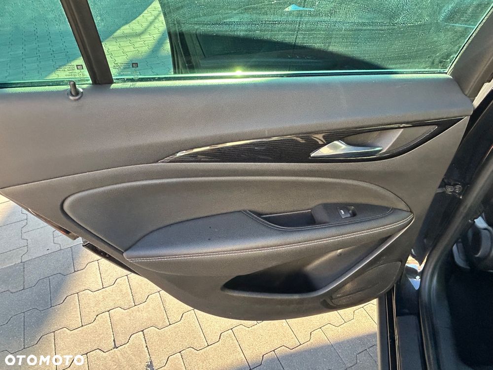 Opel Insignia - 23