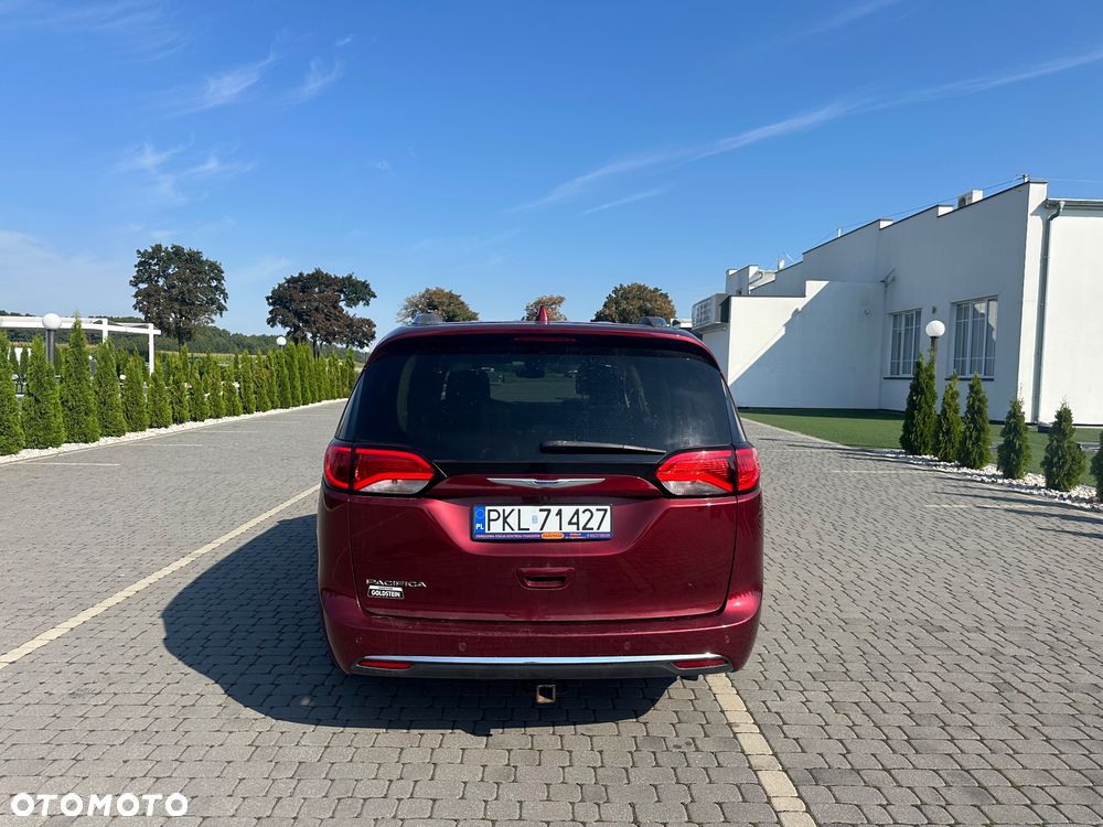 Chrysler Pacifica - 9