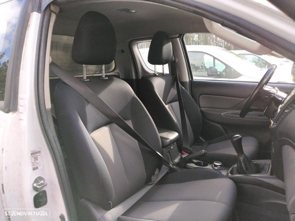 Mitsubishi L200 2.4 DI-D Club Invite 4WD c/iva - 6