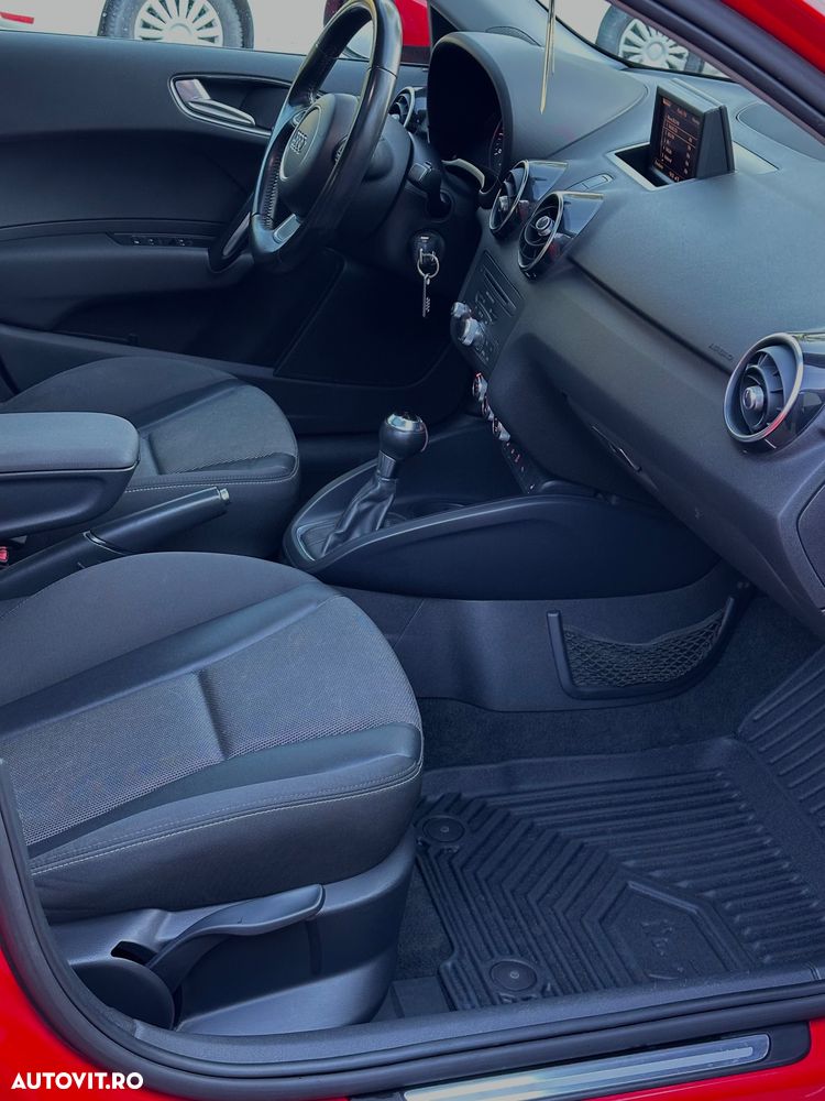 Audi A1 1.6 TDI Stronic Ambition - 13