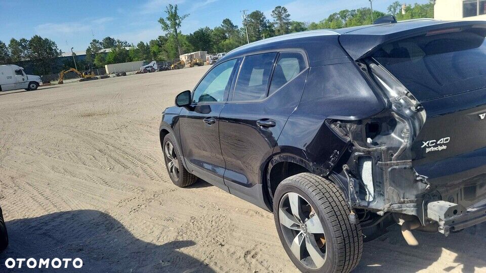 Volvo XC 40 T5 AWD Geartronic Momentum - 6