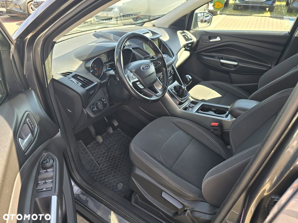 Ford Kuga 1.5 TDCi 2x4 Titanium - 9